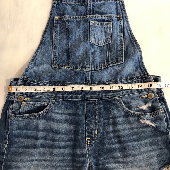 Hollister distressed cutoff short overalls size M - Picture 6 of 7